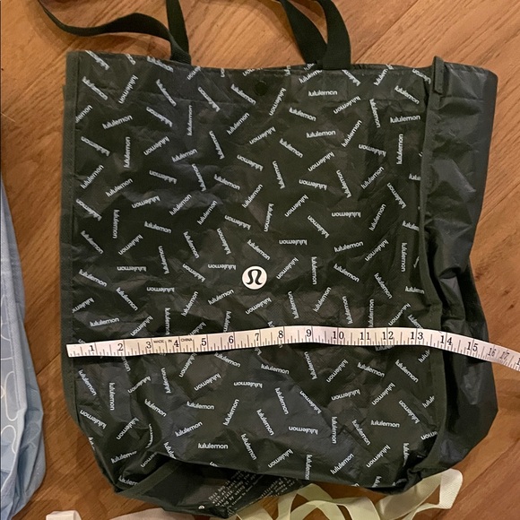 lululemon athletica Assorted Tote Bag Collection - Picture 3 of 5